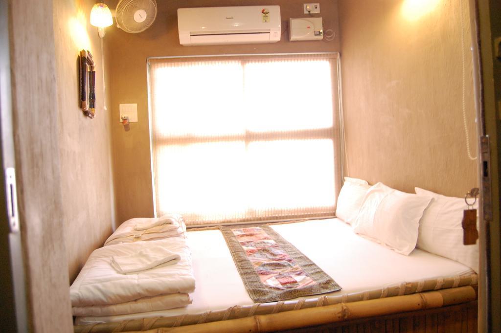 Shri Guest House Váránaszi Szoba fotó