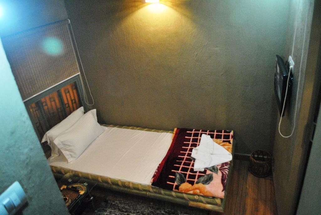 Shri Guest House Váránaszi Szoba fotó